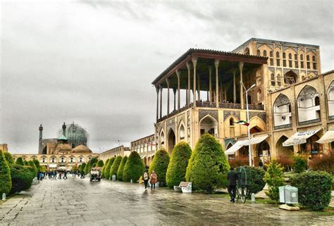 Ali Qapu Palace: A Timeless Majestic Vista of Isfahan's Splendor!