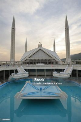 Faisal Mosque! A Monumental Marvel and Islamabad's Architectural Crown Jewel!