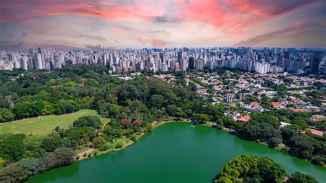 Parque do Ibirapuera: A Green Oasis and Cultural Playground in São Paulo!